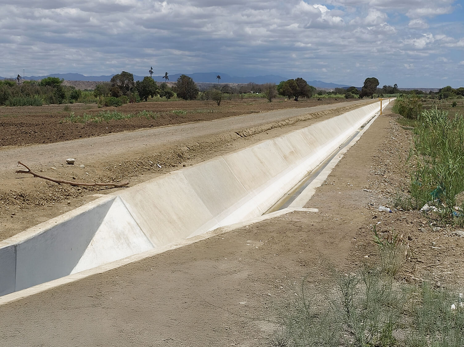 CANAL DE RIEGO SANTA ELENA